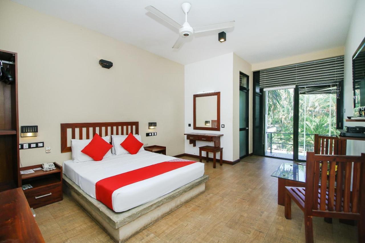 Oyo 471 Randiya Hotel Moratuwa Exterior foto