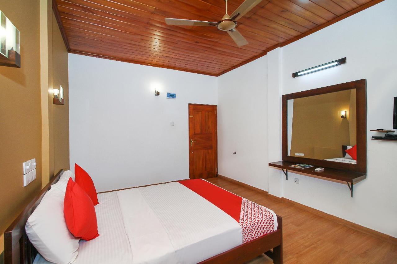 Oyo 471 Randiya Hotel Moratuwa Exterior foto