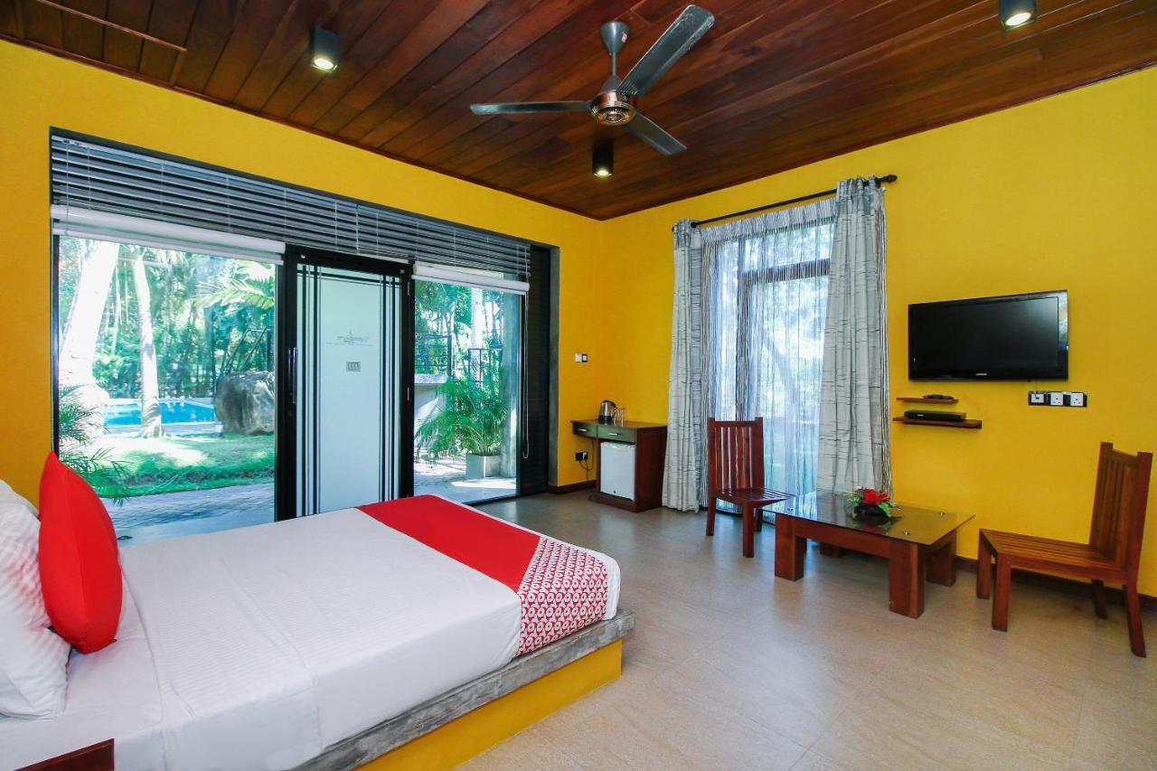 Oyo 471 Randiya Hotel Moratuwa Exterior foto
